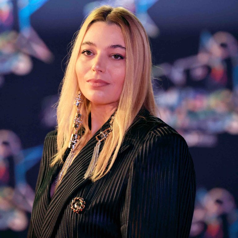 Santa remporte le trophée «Artiste 2025» des Indés Radios