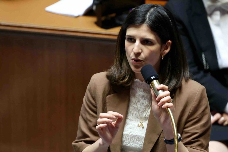 Accès des mineurs aux réseaux sociaux : Clara Chappaz défend une harmonisation européenne