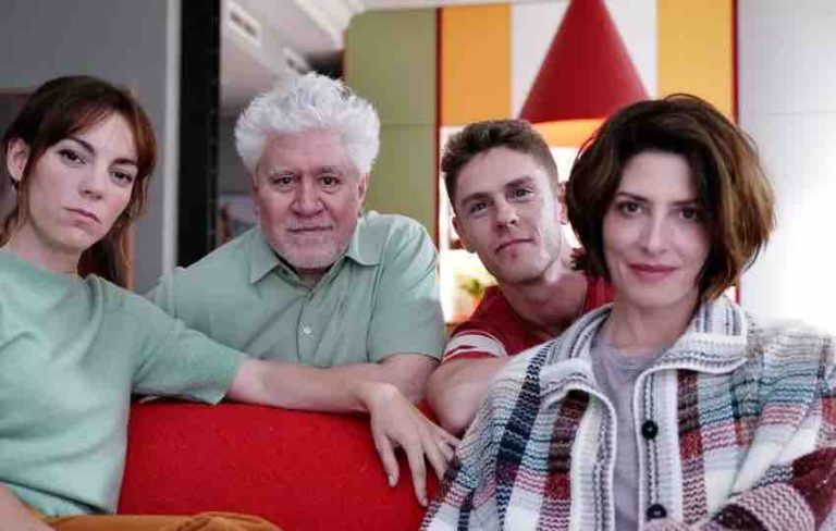 Avec «Amarga Navidad», Pedro Almodóvar revient à sa langue maternelle, après un dernier film réalisé en anglais
