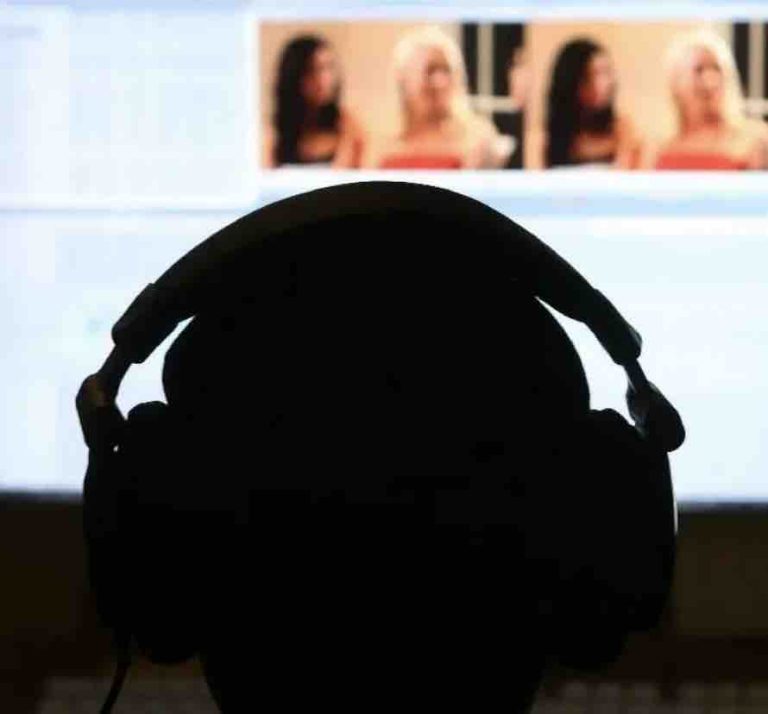 Dès 12 ans, plus de la moitié des garçons mineurs se rendent en moyenne chaque mois sur les sites pornographiques