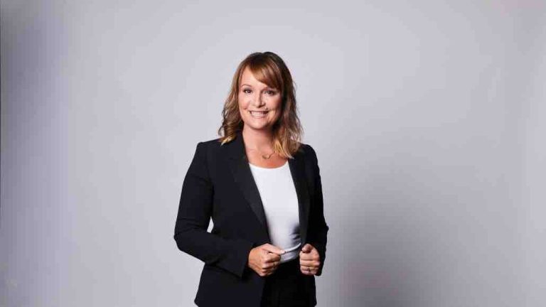 La journaliste Adeline François quitte la matinale de BFMTV pour rejoindre LCP à la rentrée