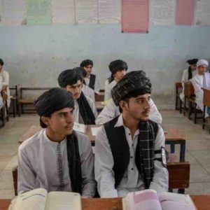 Talibans à Kandahar : les smartphones bannis des écoles au nom de la discipline et de la loi islamique
