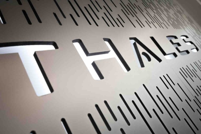 Thales a mis en veille son plan de suppression d’un millier de postes dans le spatial en France