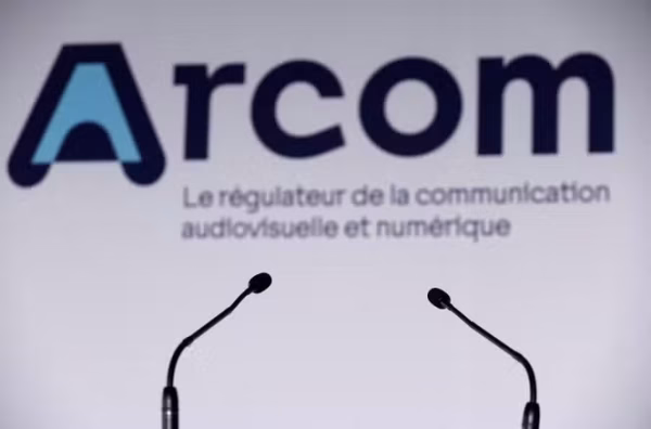 Pluralisme à la télé et la radio: l’Arcom doit «apprécier la diversité des expressions de façon globale»