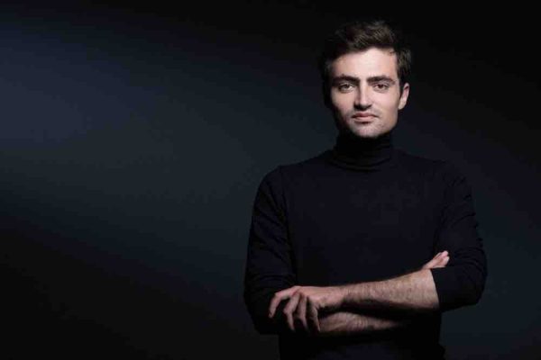 Nathan Devers rejoint France Culture pour une nouvelle émission «Sans préjuger»