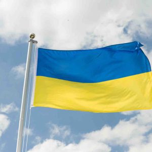 Des images générées par intelligence artificielle tentent de dénigrer les efforts pour la paix en Ukraine