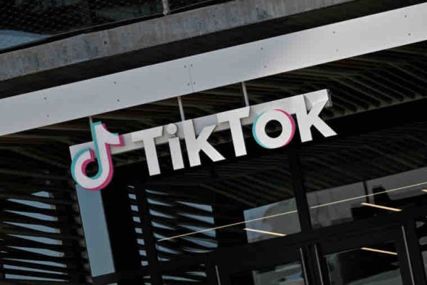 Royaume-Uni: TikTok passe sa modération à l’IA