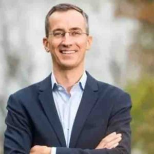 Benjamin La Combe, Pierre-Edouard Stérin et la famille Caude, nouveaux propriétaires de l’hebdomadaire «Valeurs Actuelles»