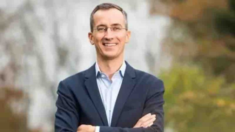 Benjamin La Combe, Pierre-Edouard Stérin et la famille Caude, nouveaux propriétaires de l’hebdomadaire «Valeurs Actuelles»