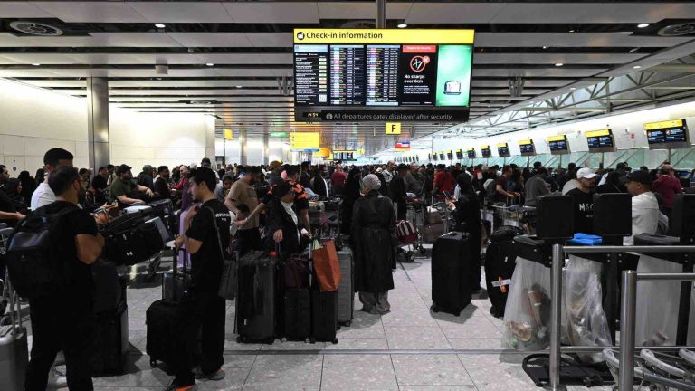 La situation s’améliore dans plusieurs aéroports européens, au lendemain d’une cyberattaque