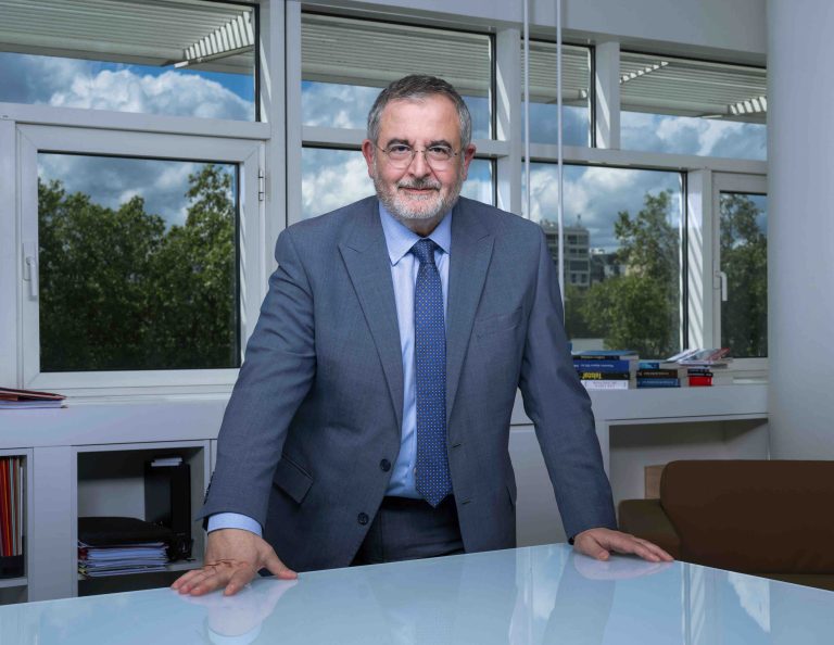 Le patron de CNews, Serge Nedjar, proche de Vincent Bolloré, nommé directeur des rédactions du groupe de magazines Prisma Media