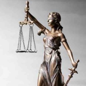 Un an de prison pour un homme de 50 ans usurpant les identités de stars