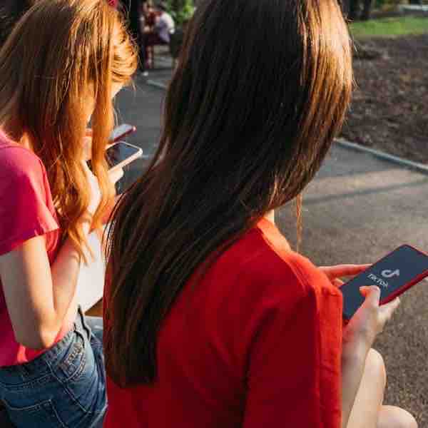 Australie : Meta et TikTok interdisent l’accès aux moins de 16 ans