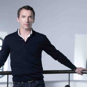 Comédie-Française: Clément Hervieu-Léger présente des «projets artistiques communs» avec l’Opéra de Paris, le musée du Louvre, et les CDN en régions