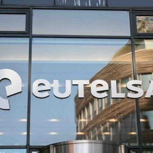 Eutelsat voit ses ventes accuser un léger recul au premier trimestre, mais confirme ses objectifs annuels