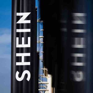 Devant le tribunal mercredi, la plateforme asiatique d’e-commerce Shein risque une suspension de 3 mois