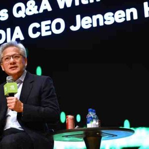 La Chine va «gagner la course» au développement de l’intelligence artificielle de nouvelle génération, avertit le PDG de Nvidia, Jensen Huang