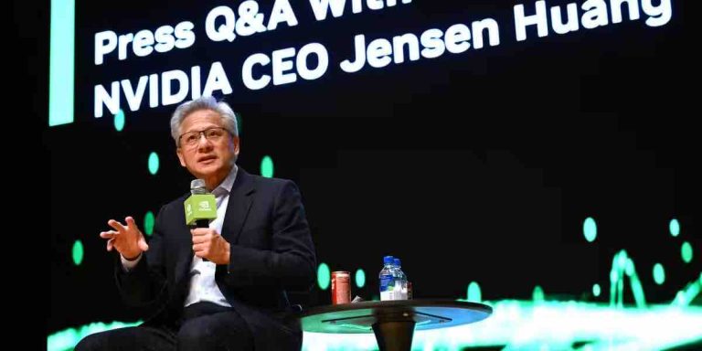 La Chine va «gagner la course» au développement de l’intelligence artificielle de nouvelle génération, avertit le PDG de Nvidia, Jensen Huang