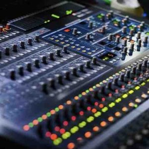 La musique britannique rapporte 8 milliards en 2024, mais Brexit et IA inquiètent