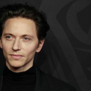 Le chanteur Raphaël explore la «place d’un créateur» à l’ère de l’intelligence artificielle