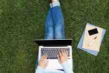 Le numérique aide l’environnement, mais ses bénéfices sont modestes et incertains, selon l’Ademe