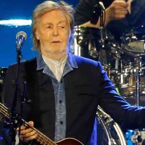 Paul McCartney sort un morceau silencieux pour dénoncer un projet sur l’IA assouplissant le droit d’auteur