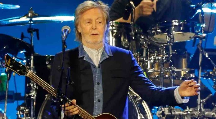 Paul McCartney sort un morceau silencieux pour dénoncer un projet sur l’IA assouplissant le droit d’auteur