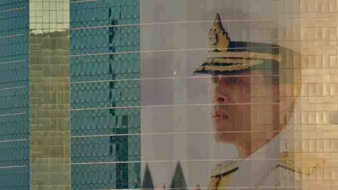 Public Sénat : «Rama X, le mystérieux roi de Thaïlande», suivi d’un débat présenté par Rebecca Fitoussi dans «Un monde en doc» samedi 29 novembre à 21h00