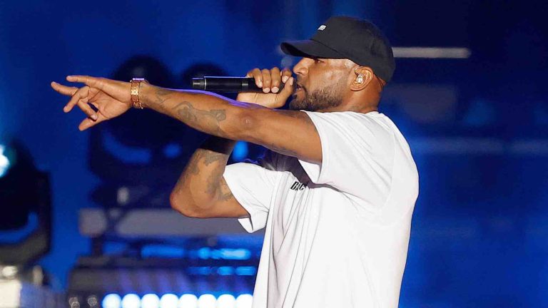 Le rappeur Booba jugé pour injures discriminatoires envers une journaliste de France Télévisions, Linh-Lan Dao, et un essayiste, Tristan Mendès France