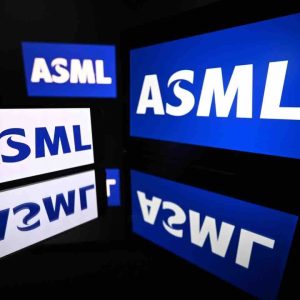 Bénéfices en hausse mais 1.700 emplois supprimés : ASML entre croissance et restructuration