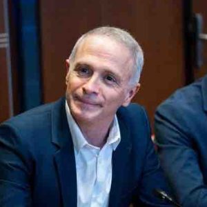 Audiovisuel public: passes d’armes entre Samuel Etienne et le rapporteur de la commission d’enquête