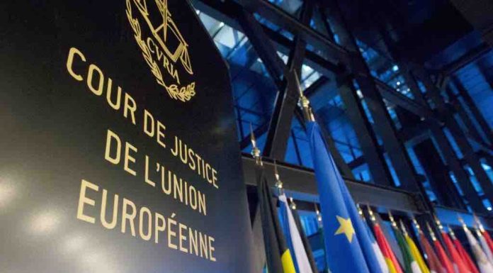 Pornographie en ligne : la Cour de justice de l’Union européenne autorise les États à imposer la vérification de l’âge