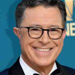 Le comédien américain Stephen Colbert accuse CBS de censurer une interview politique sous pression de la FCC