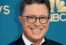 Le comédien américain Stephen Colbert accuse CBS de censurer une interview politique sous pression de la FCC
