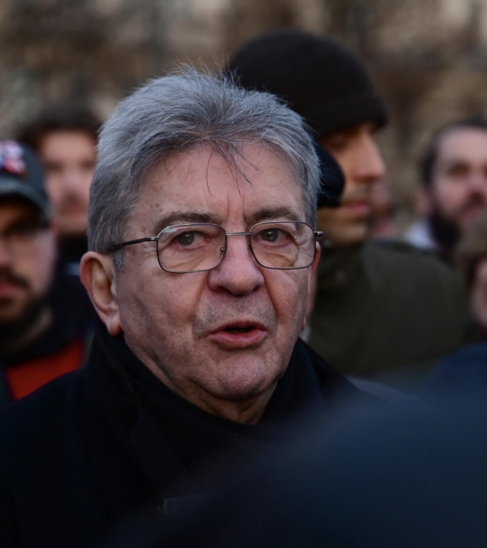 Mélenchon fustige le traitement médiatique après l’affaire Quentin Deranque