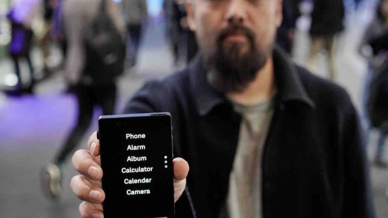 MWC : des smartphones à contre-courant des géants