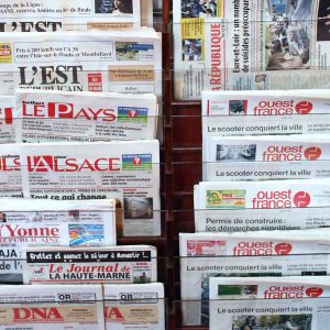 Médias locaux en danger : RSF tire la sonnette d’alarme