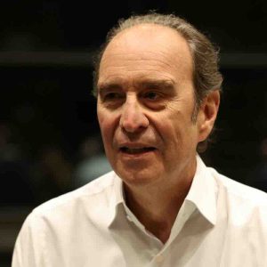 Audiovisuel public: vif échange entre Xavier Niel et le rapporteur de la commission