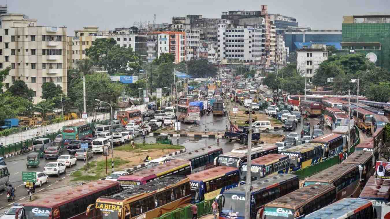 Bangladesh: menace de panne géante des réseaux télécoms sur fond de crise énergétique