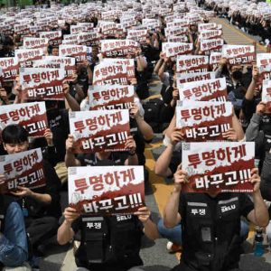 Des dizaines de milliers de salariés de Samsung manifestent en Corée du Sud pour des hausses de salaires