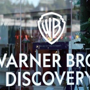 Hollywood : plus de 1.000 personnalités s’opposent au rachat de Warner Bros Discovery par Paramount Skydance