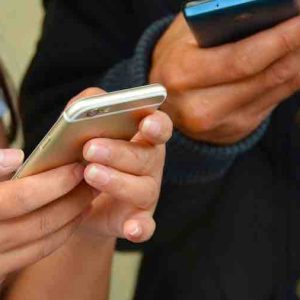 L’Indonésie met en demeure Google et Meta pour non-respect de l’interdiction des réseaux sociaux aux mineurs