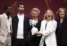 La comédie «Alice and Steve» triomphe à Canneseries