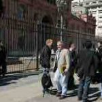 La présidence argentine suspend l’accès des journalistes, inquiétudes sur la liberté de la presse