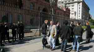 La présidence argentine suspend l’accès des journalistes, inquiétudes sur la liberté de la presse