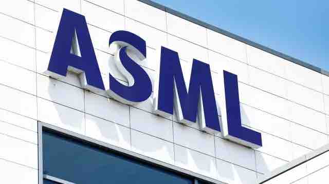 Le géant néerlandais de la technologie ASML enregistre une hausse de ses résultats portée par la demande liée à l’IA