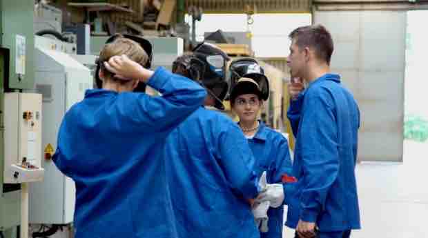 Public Sénat : le documentaire inédit «Métal brûlant» samedi 2 mai à 21h00