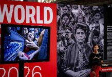 Une photo de migrants séparés remporte le World Press Photo 2026