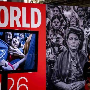 Une photo de migrants séparés remporte le World Press Photo 2026