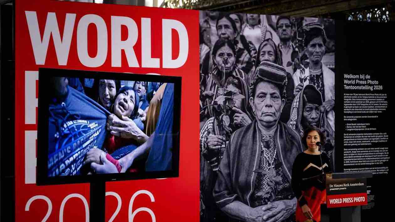 Une photo de migrants séparés remporte le World Press Photo 2026